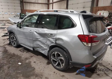 2024 Subaru Forester Touring z USA, uszkodzony, nr VIN JF2SKAMC7RH442061